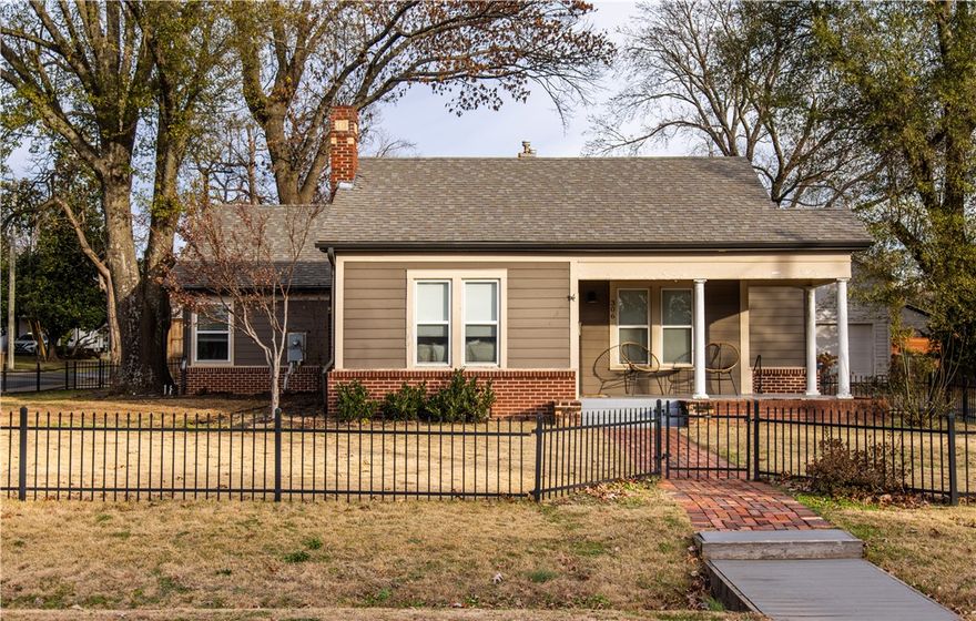 Welcome home! This beautifully preserved historic home in the middle of Downtown Bentonville is situated on a large corner lot and sold with furnishings.  The home has three generously sized bedrooms and three bathrooms.