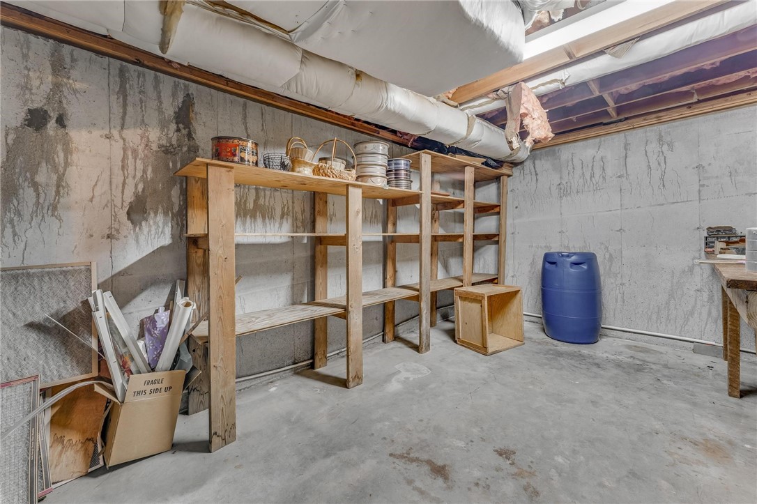 28-16-30 FAYETTEVILLE OUTLOTS - Residential