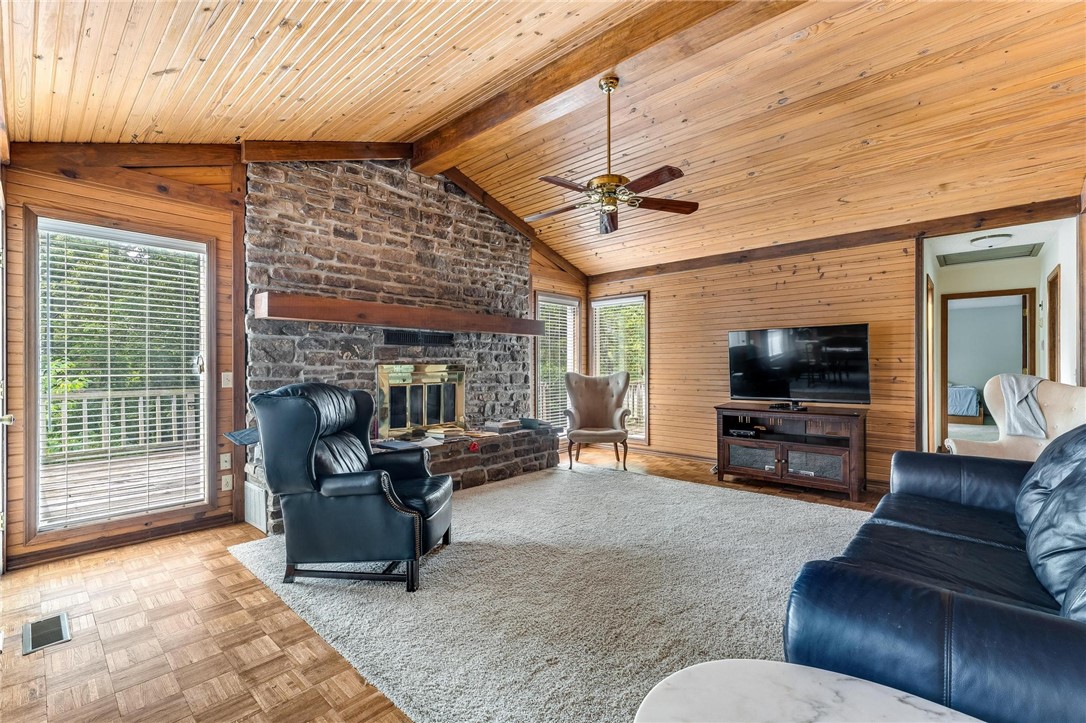 28-16-30 FAYETTEVILLE OUTLOTS - Residential