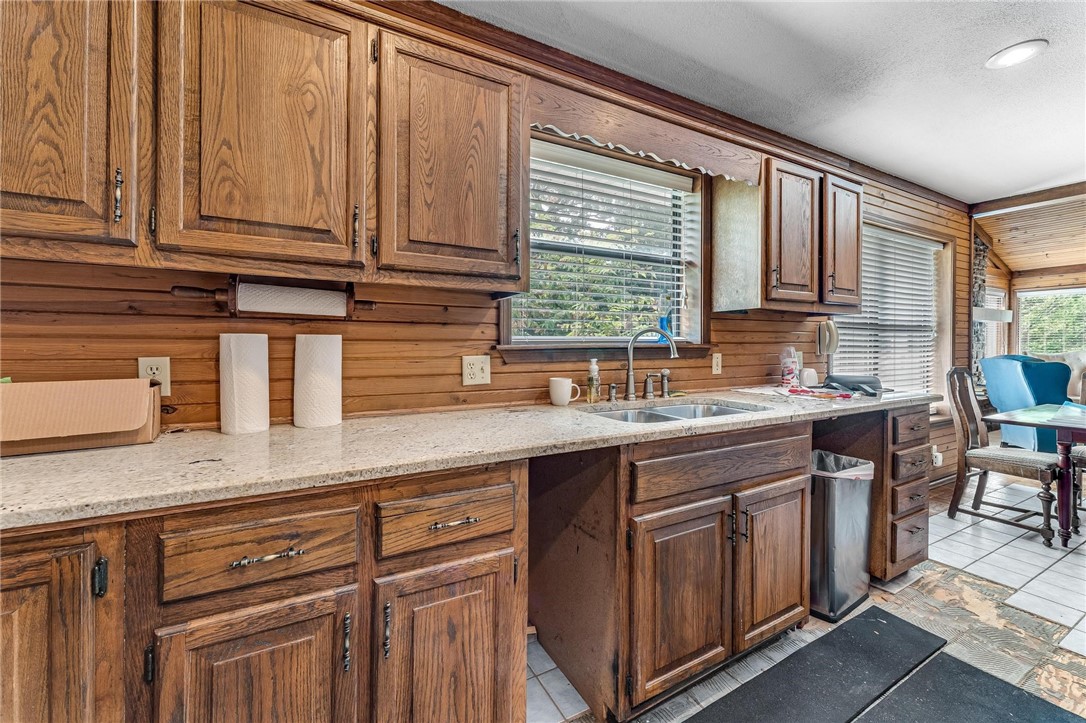 28-16-30 FAYETTEVILLE OUTLOTS - Residential