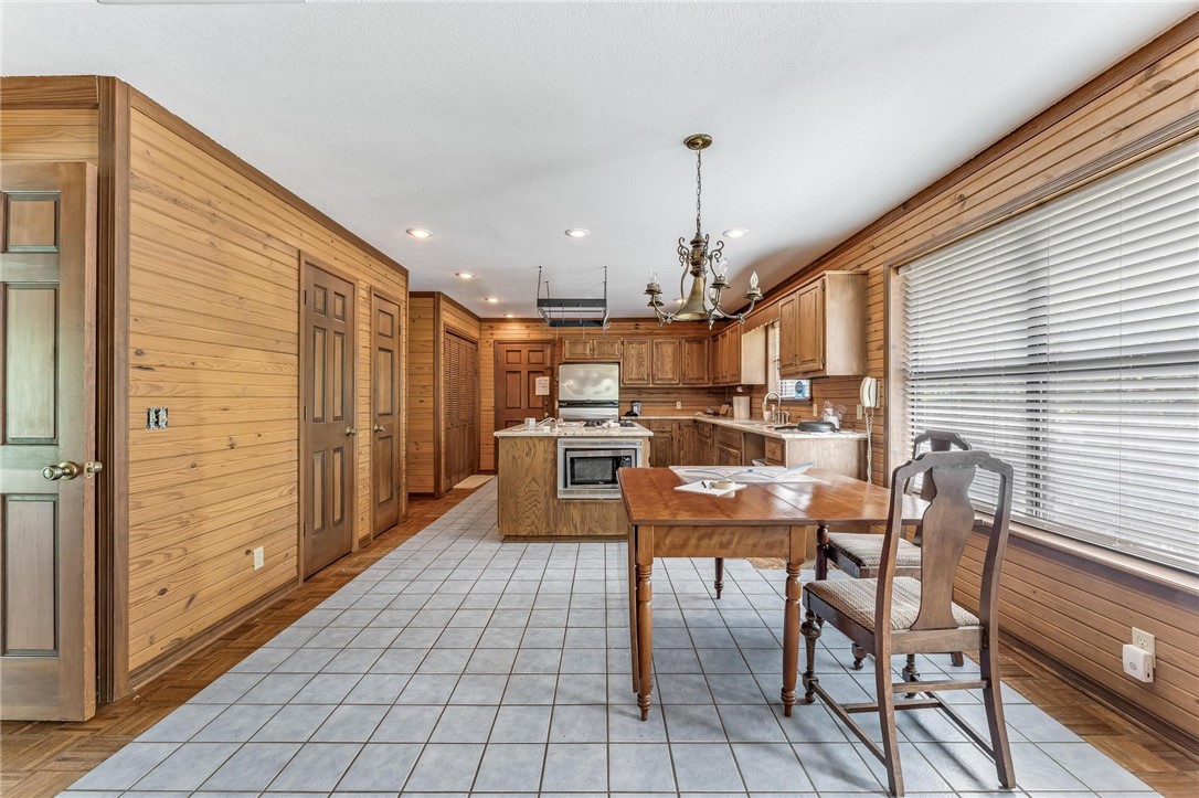 28-16-30 FAYETTEVILLE OUTLOTS - Residential