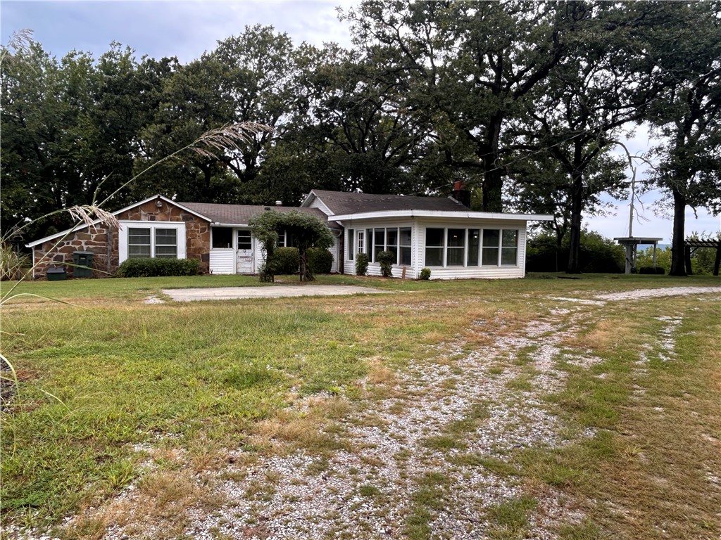 28-16-30 FAYETTEVILLE OUTLOTS - Residential