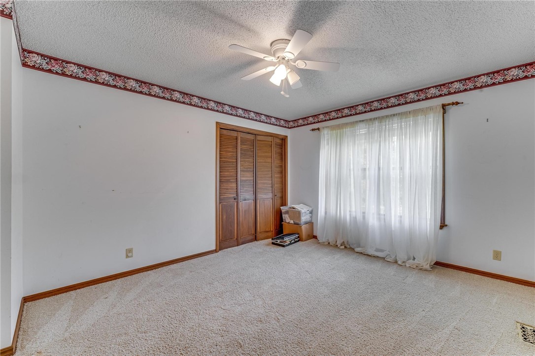 28-16-30 FAYETTEVILLE OUTLOTS - Residential