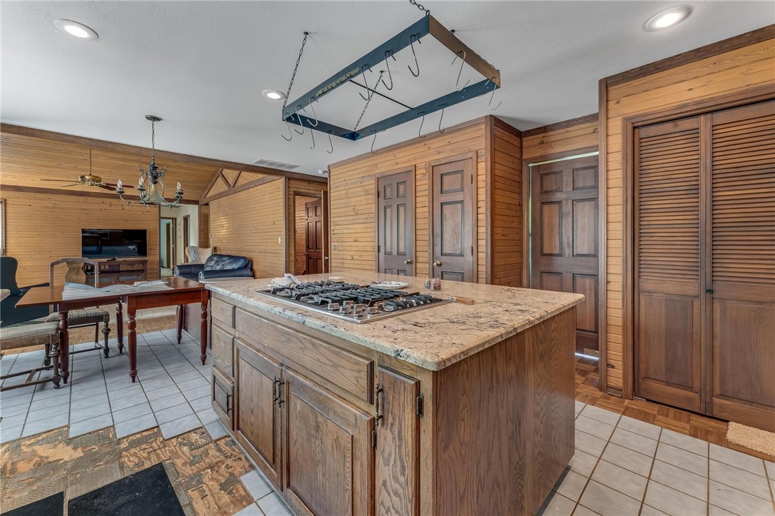 28-16-30 FAYETTEVILLE OUTLOTS - Residential