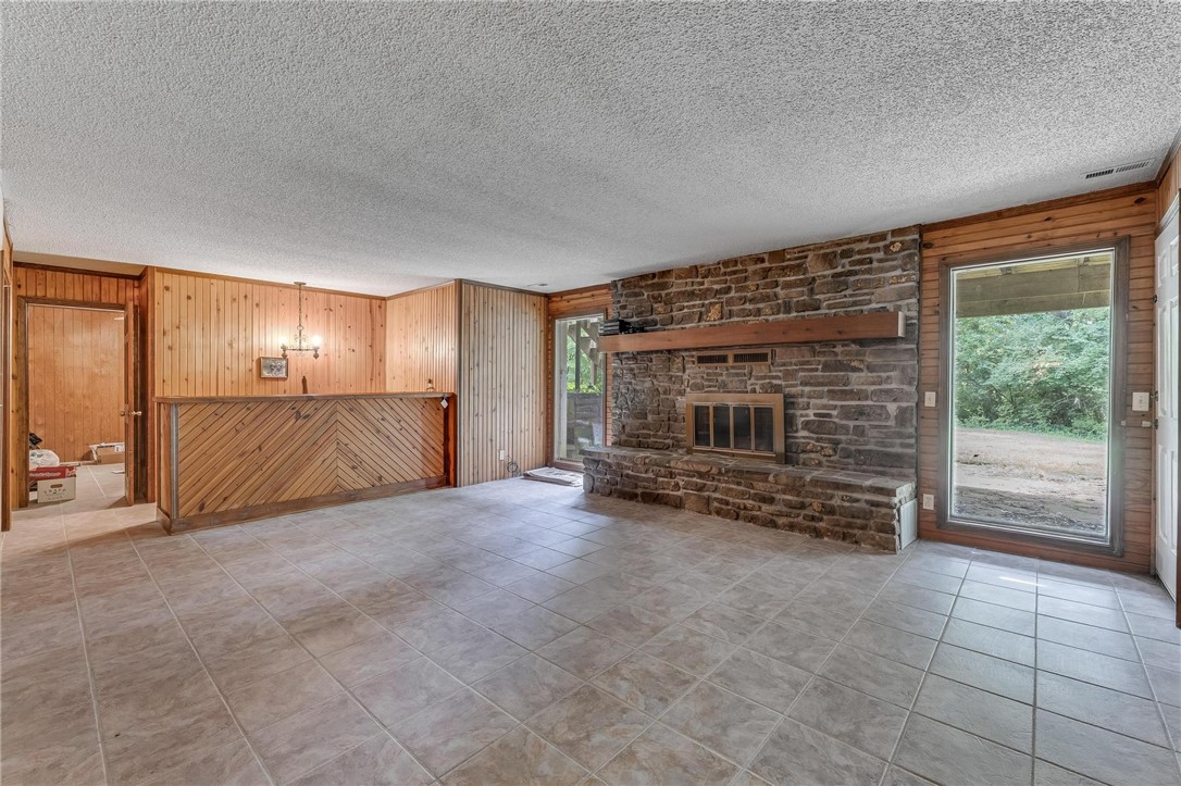 28-16-30 FAYETTEVILLE OUTLOTS - Residential