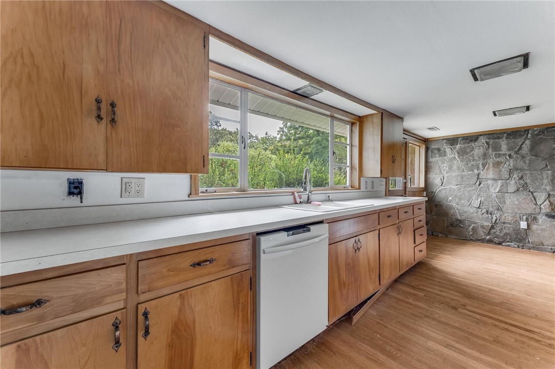 28-16-30 FAYETTEVILLE OUTLOTS - Residential