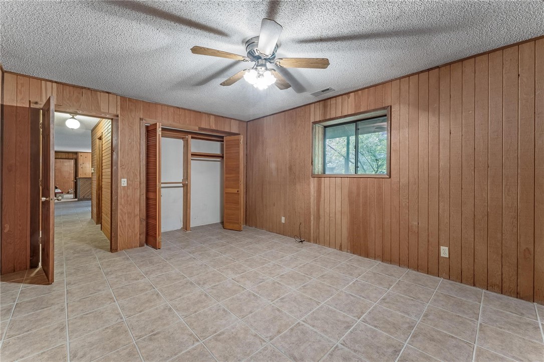 28-16-30 FAYETTEVILLE OUTLOTS - Residential