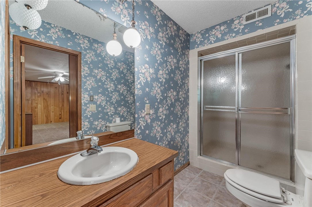 28-16-30 FAYETTEVILLE OUTLOTS - Residential