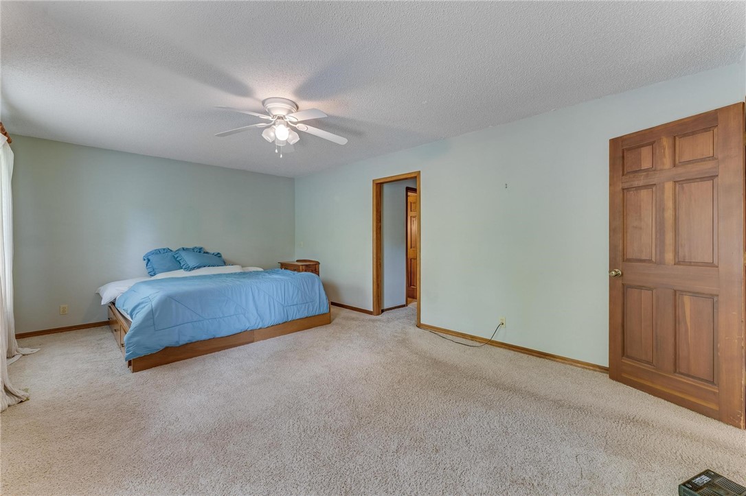 28-16-30 FAYETTEVILLE OUTLOTS - Residential