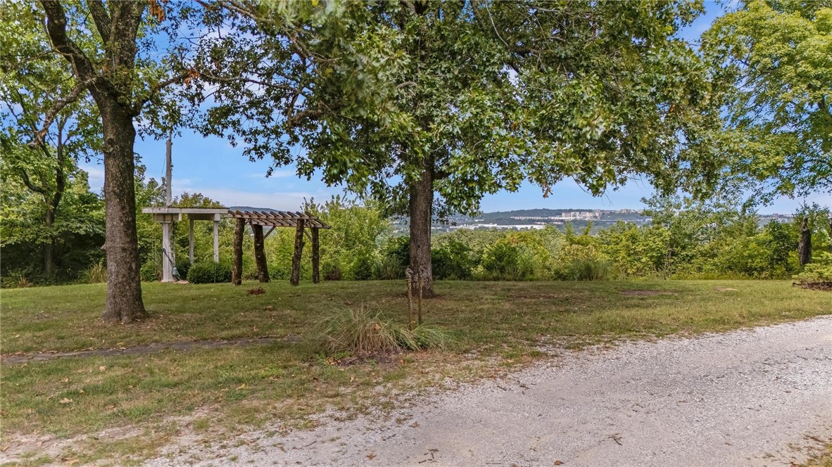 28-16-30 FAYETTEVILLE OUTLOTS - Residential