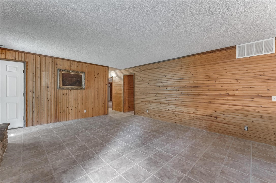 28-16-30 FAYETTEVILLE OUTLOTS - Residential