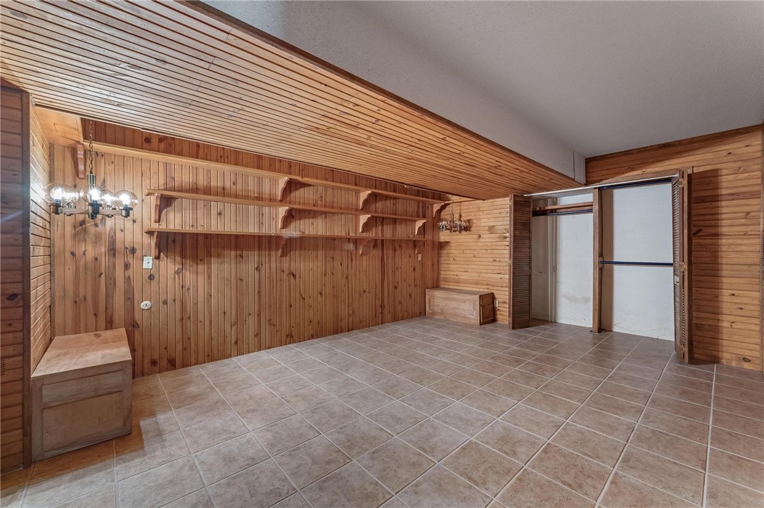 28-16-30 FAYETTEVILLE OUTLOTS - Residential