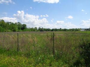 Amazing opportunity for development in the heart of Russellville. 15+ acres in West Russellville, close to the Jr High school, ATU, St. Mary's hospital and the downtown district. Call today and explore the development possibilities for this incredible property in the growing Russellville area