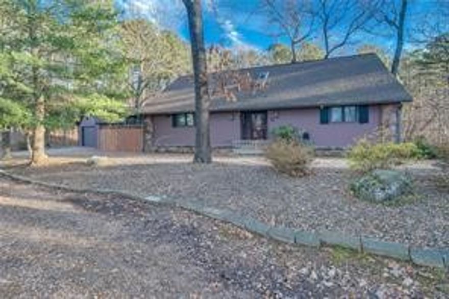 Move-In Ready | Bentonville Schools. Perfectly positioned for the outdoor enthusiast, this beautifully updated home in Bella Vista offers immediate access to all the natural beauty the area is known for. With Lake Ann just across the street and trails, golf courses, and multiple lakes nearby, this is your gateway to adventure. Step inside to discover a well-maintained and thoughtfully updated 3-bedroom, 2-bath layout. The upstairs bedroom offers privacy for guests or a quiet home office, while the main-level primary suite ensures comfort and accessibility. Enjoy serene views of local wildlife through expansive windows that flood the space with natural light. Granite countertops and an updated kitchen. Roof recently inspected—plenty of life left. Spacious layout with beautiful nature views. Located in the highly sought-after Bentonville School District Whether you're relaxing at home or hitting the trails, this property delivers convenience and charm in equal measure large sun RM! Don’t let this opportunity slip by.