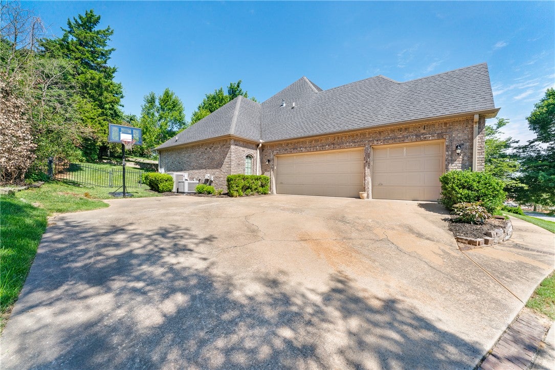 2529 N Candlewood Dr, Fayetteville, AR, 72703, USA, 4 Bedrooms Bedrooms, ,4 BathroomsBathrooms,Residential,Active,2529 N Candlewood Dr,1352185