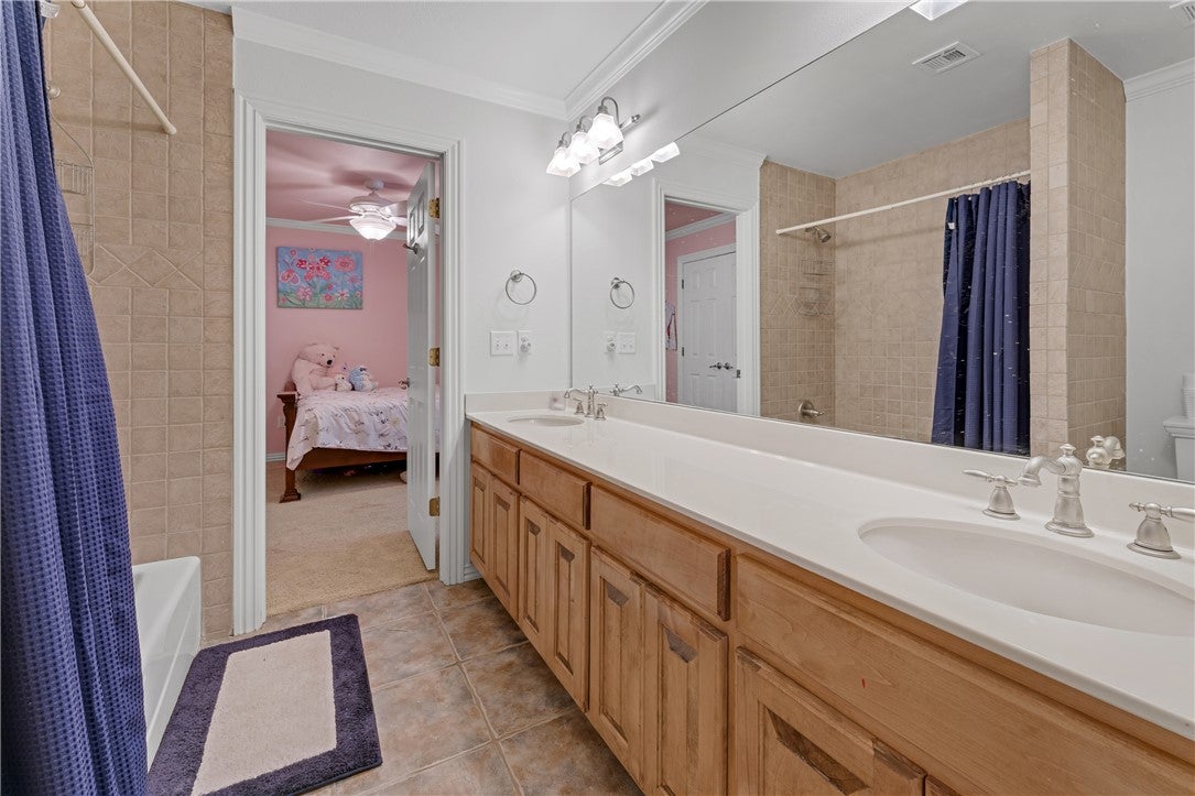 2529 N Candlewood Dr, Fayetteville, AR, 72703, USA, 4 Bedrooms Bedrooms, ,4 BathroomsBathrooms,Residential,Active,2529 N Candlewood Dr,1352185