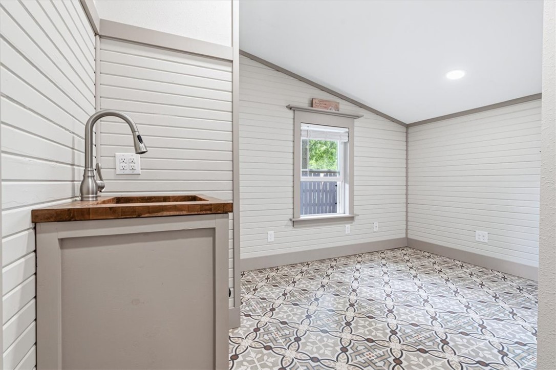 Ingrams Sub Siloam Spgs - Residential
