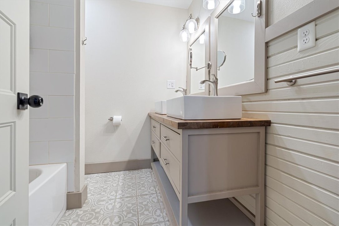 Ingrams Sub Siloam Spgs - Residential