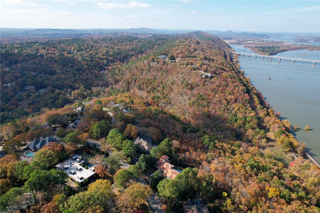 SLN RIVERVIEW MANOR - Land