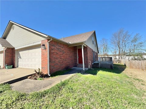 Photo of 1837 Pointer Lane, Fayetteville, AR 72703 (MLS # 1339258)
