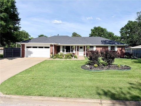 Photo of 715 Maria Street, Springdale, AR 72762 (MLS # 1351021)