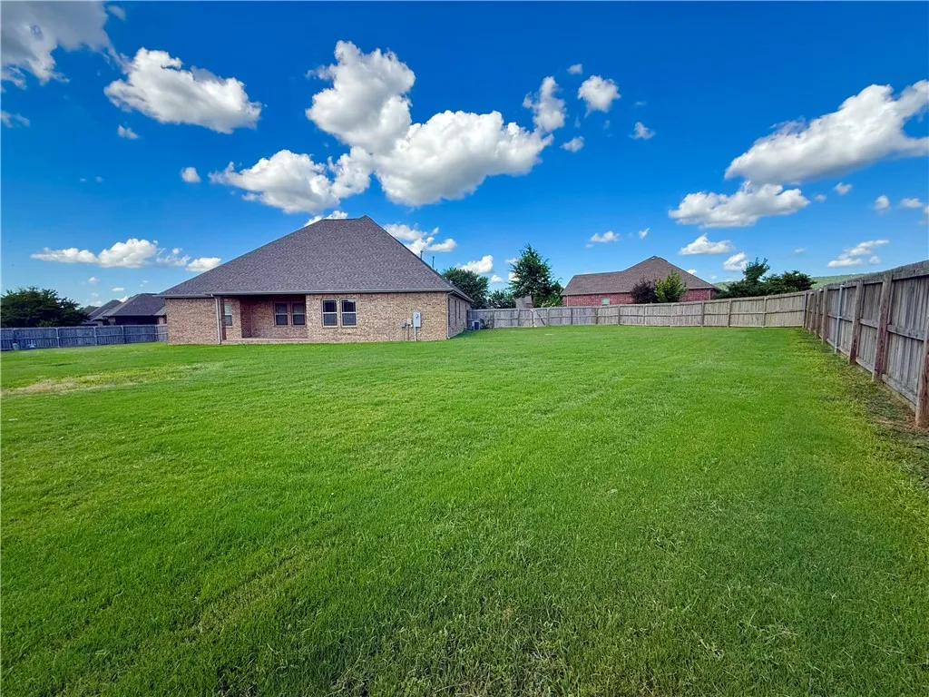 Farmington, Arkansas 72730, United States, 4 Bedrooms Bedrooms, ,3 BathroomsBathrooms,Residential,Active,165853