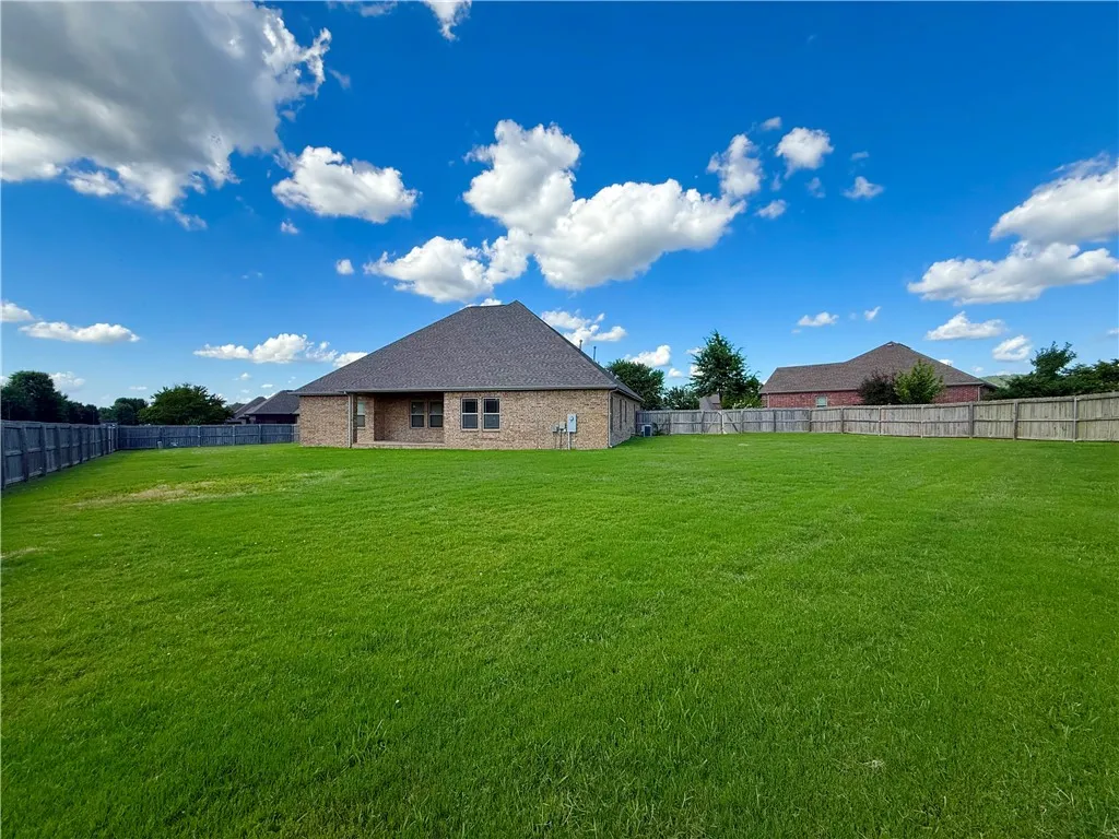 Farmington, Arkansas 72730, United States, 4 Bedrooms Bedrooms, ,3 BathroomsBathrooms,Residential,Active,165853