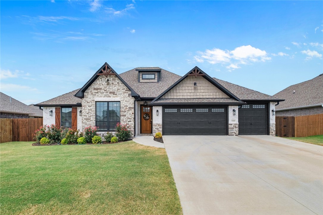 Discover your next chapter right in the heart of Pea Ridge. This newly built home features 4 bedrooms, and 2 baths across a beautiful split floor-plan. Boasting comfort and style, the space offers a great outdoor entertaining space with a fire pit and covered porch. Beautiful island in the kitchen and cozy vibes throughout. Come check it out and enjoy all this neighborhood has to offer.