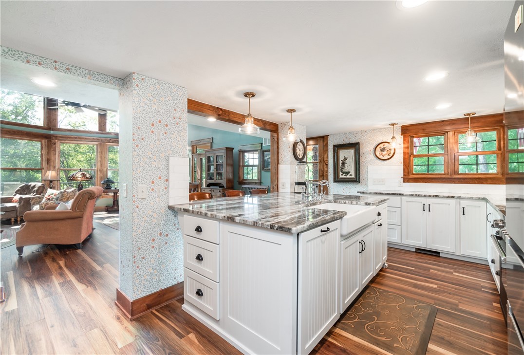 Glen Rocks - Residential