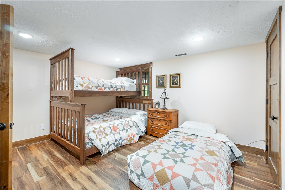 Glen Rocks - Residential