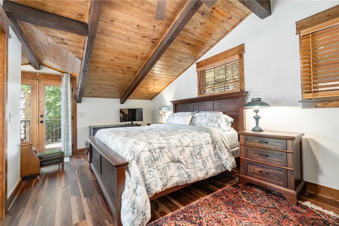 Glen Rocks - Residential