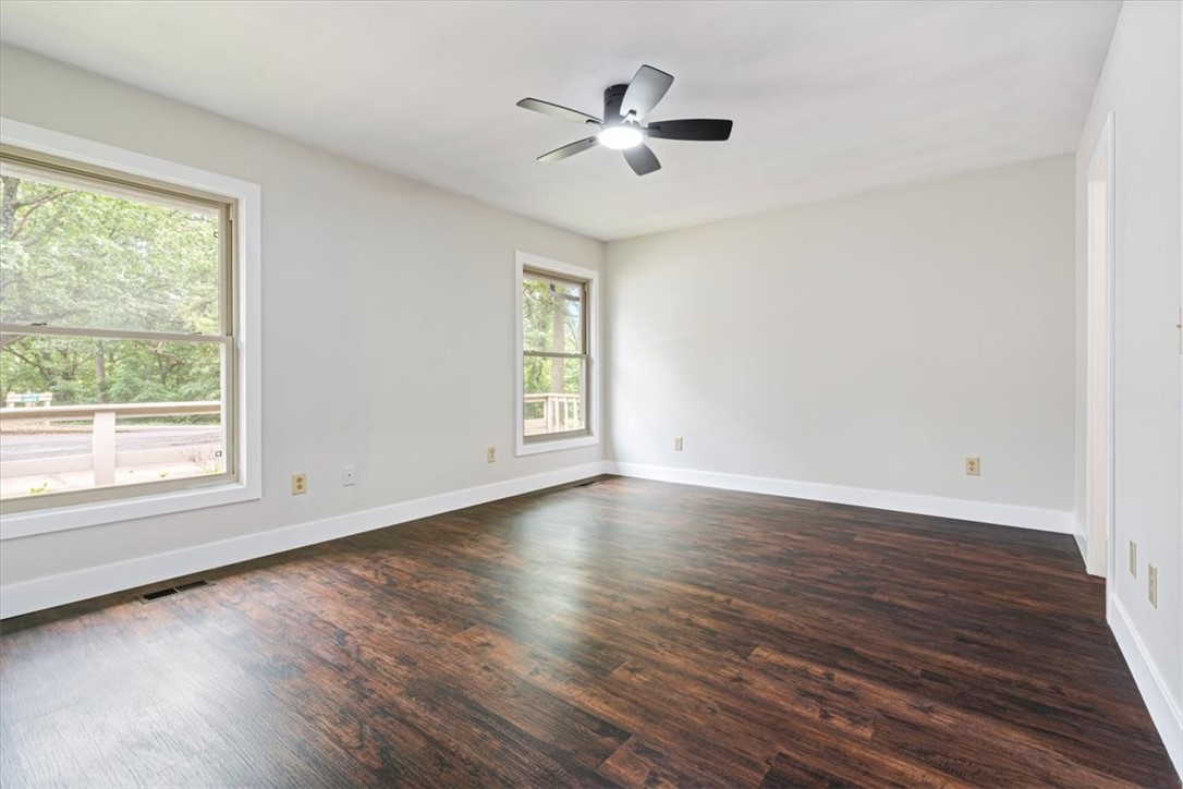Townhouse Tct 2 A/K/A Drake Court Bvv - Residential