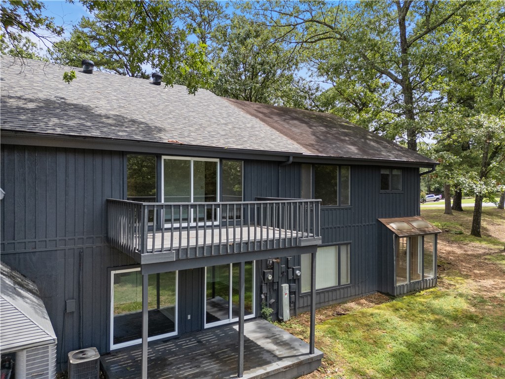 Townhouse Tct 2 A/K/A Drake Court Bvv - Residential