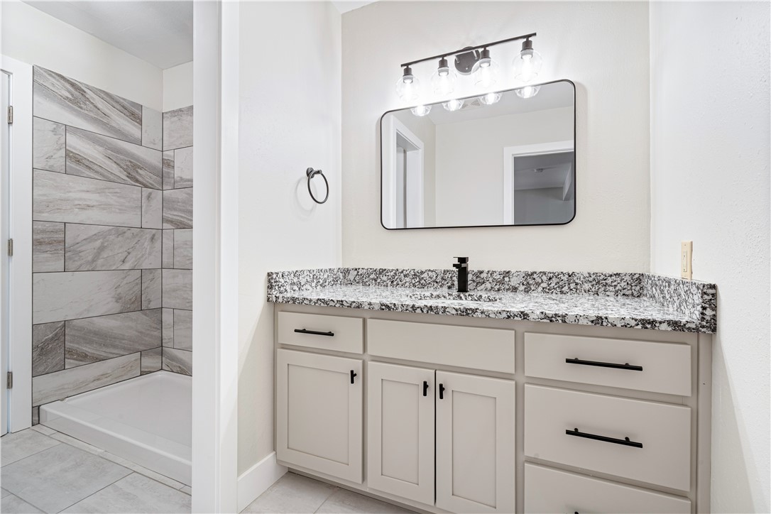 Townhouse Tct 2 A/K/A Drake Court Bvv - Residential