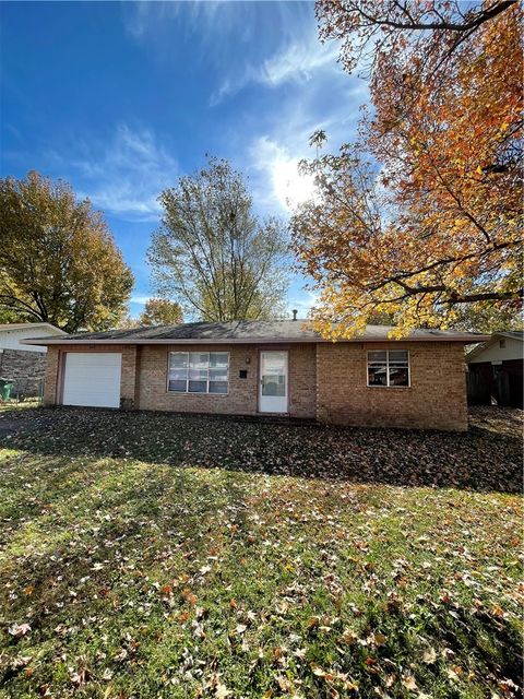 Photo of 1909 Theodore Drive, Springdale, AR 72762 (MLS # 1335458)