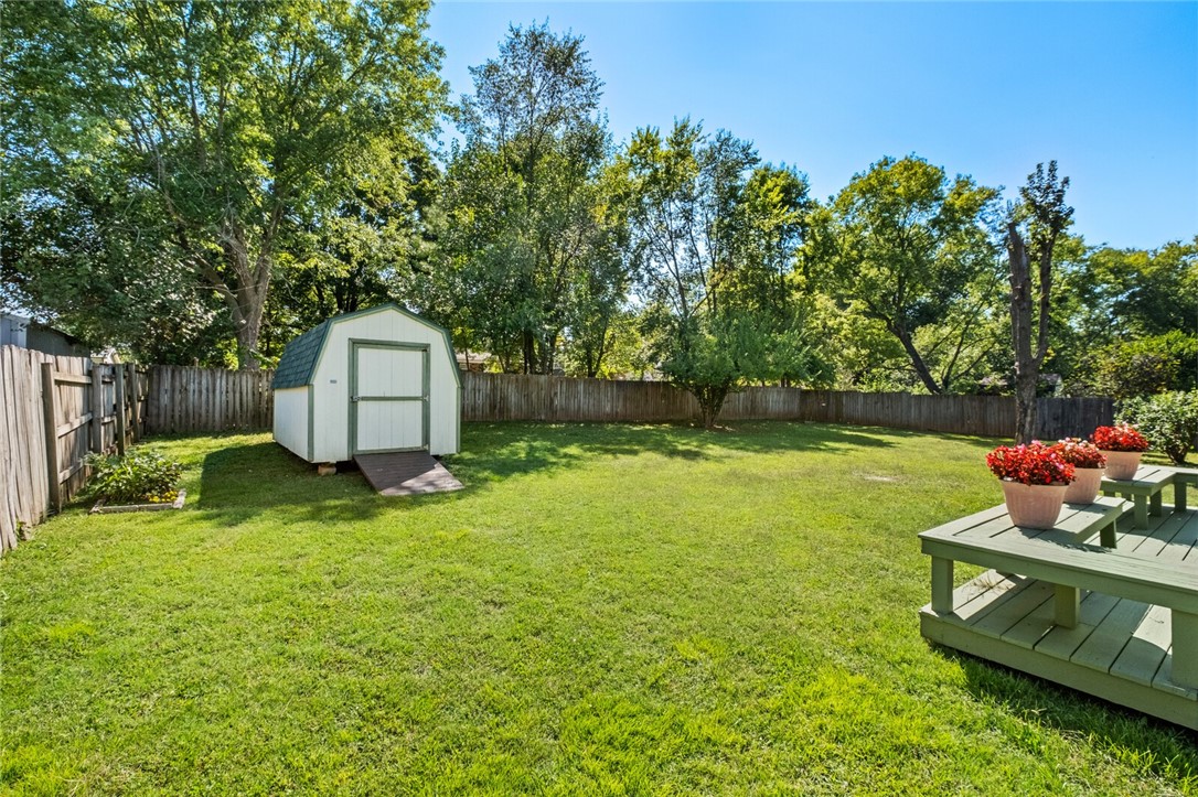 Levi Manor - Residential