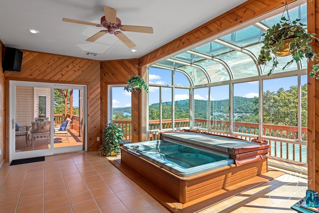 Unit 115 Holiday Island - Residential