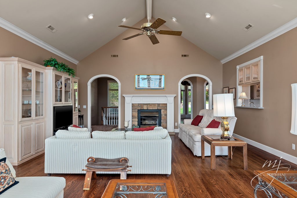 Unit 115 Holiday Island - Residential