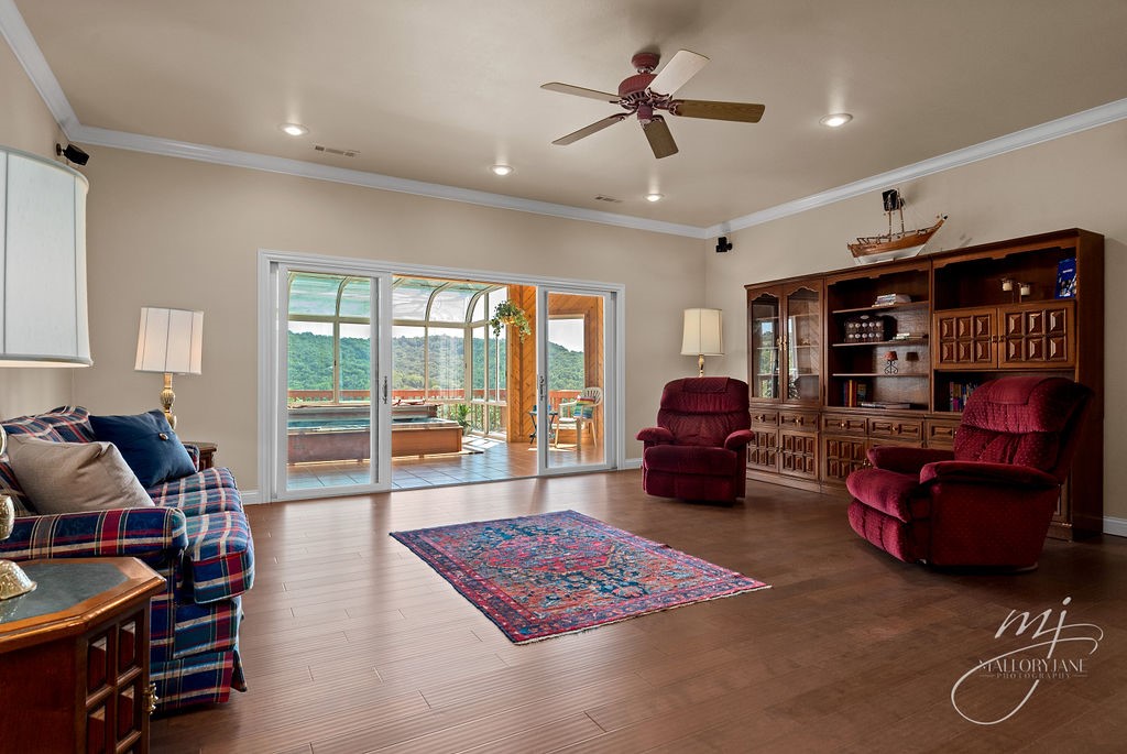 Unit 115 Holiday Island - Residential