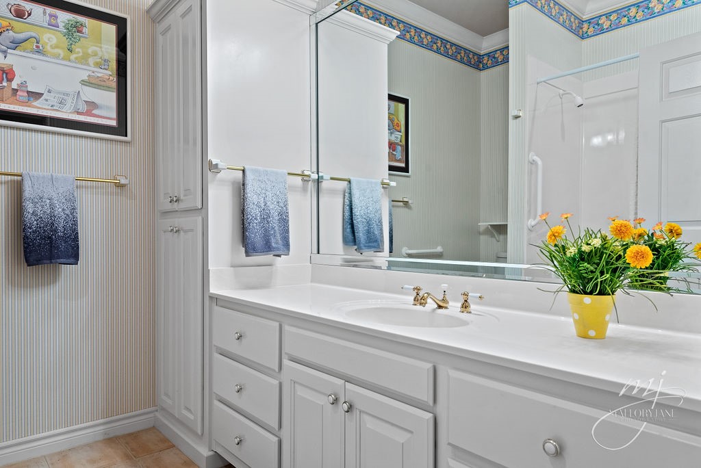 Unit 115 Holiday Island - Residential