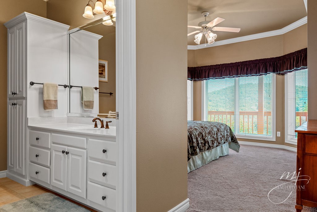 Unit 115 Holiday Island - Residential