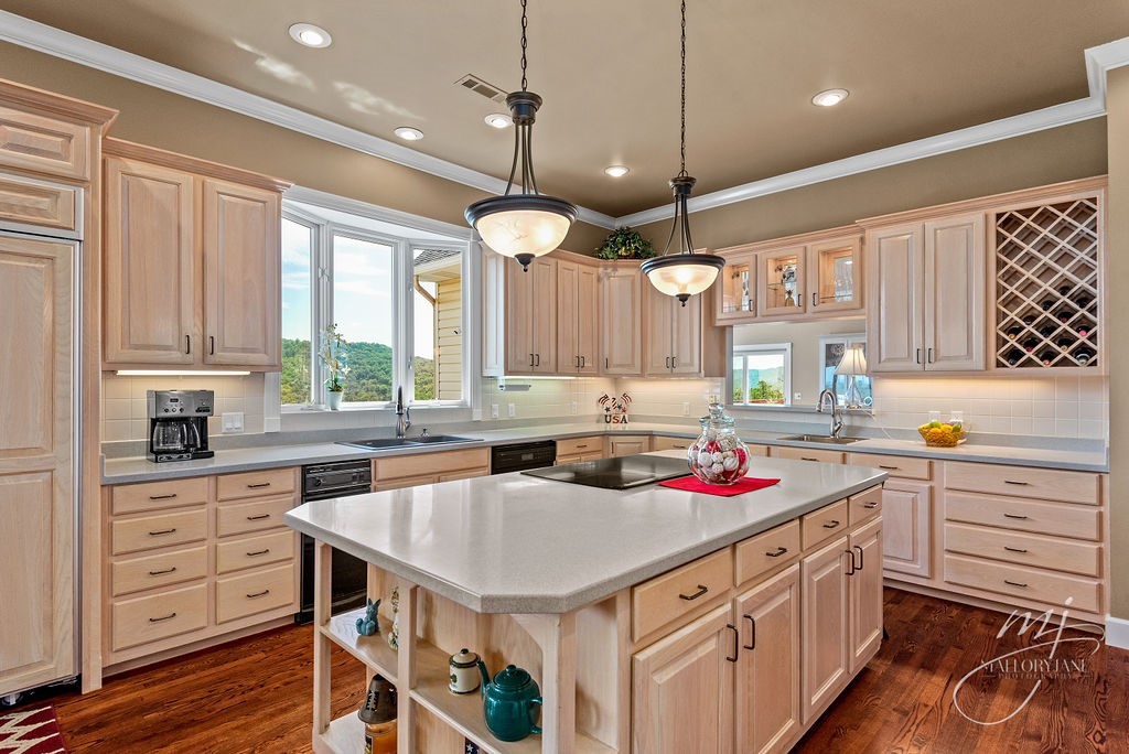 Unit 115 Holiday Island - Residential