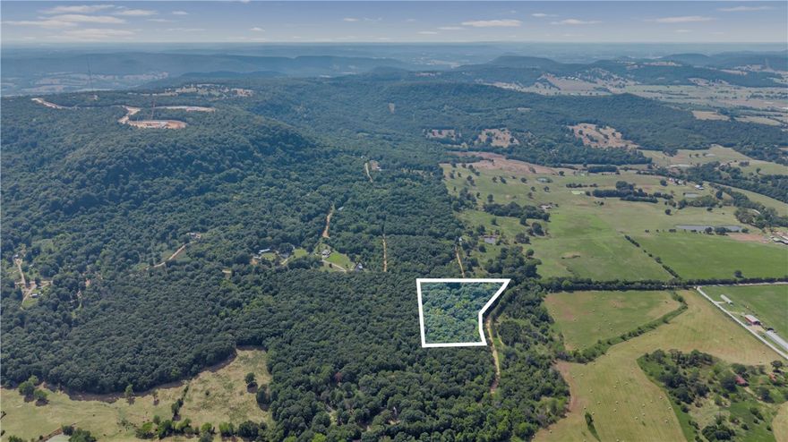 5-Acre Parcel in Green Forest. Discover a rare opportunity in Carroll County—5 serene, wooded acres priced to sell. With agriculture zoning, the parcel offers exceptional flexibility: build your home, place a mobile or tiny house, pursue hobby agriculture—or simply enjoy off-grid living.
Located just a short drive from Green Forest, this tract offers a peaceful rural feel with quick access to nearby towns and amenities. The growing housing demand in Northwest Arkansas makes this property an attractive long-term hold or development opportunity.With minimal building restrictions and strong upside potential, this land represents both an affordable and strategic investment.