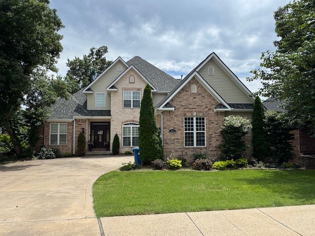 Beautifully maintained 3-bedroom, 2-bath home located in a quiet, family-friendly neighborhood. This charming residence features an open-concept layout with a spacious living room, modern kitchen with stainless steel appliances, and a cozy dining area perfect for entertaining. Enjoy hardwood floors, a large master suite with a walk-in closet, and a fenced backyard ideal for pets or relaxing outdoors. Conveniently located just minutes from schools, parks, shopping, and downtown Bentonville, this home offers both comfort and convenience. Don't miss your chance to call it home!