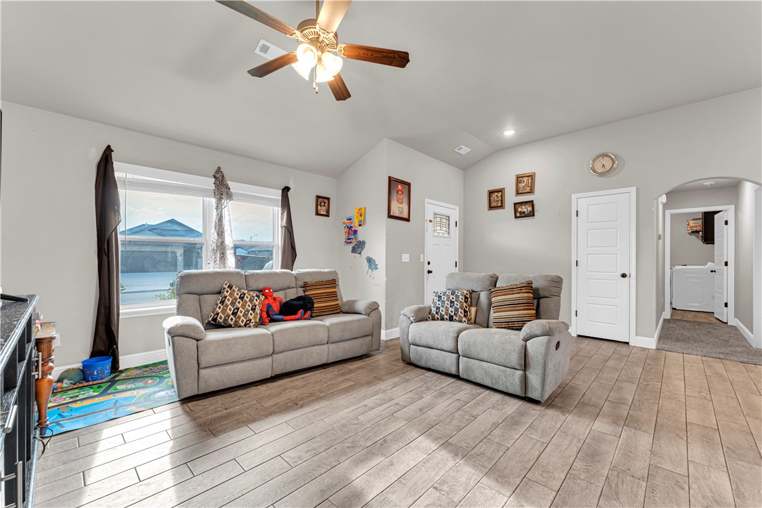 Grand Estates Ph 2 Gentry - Residential