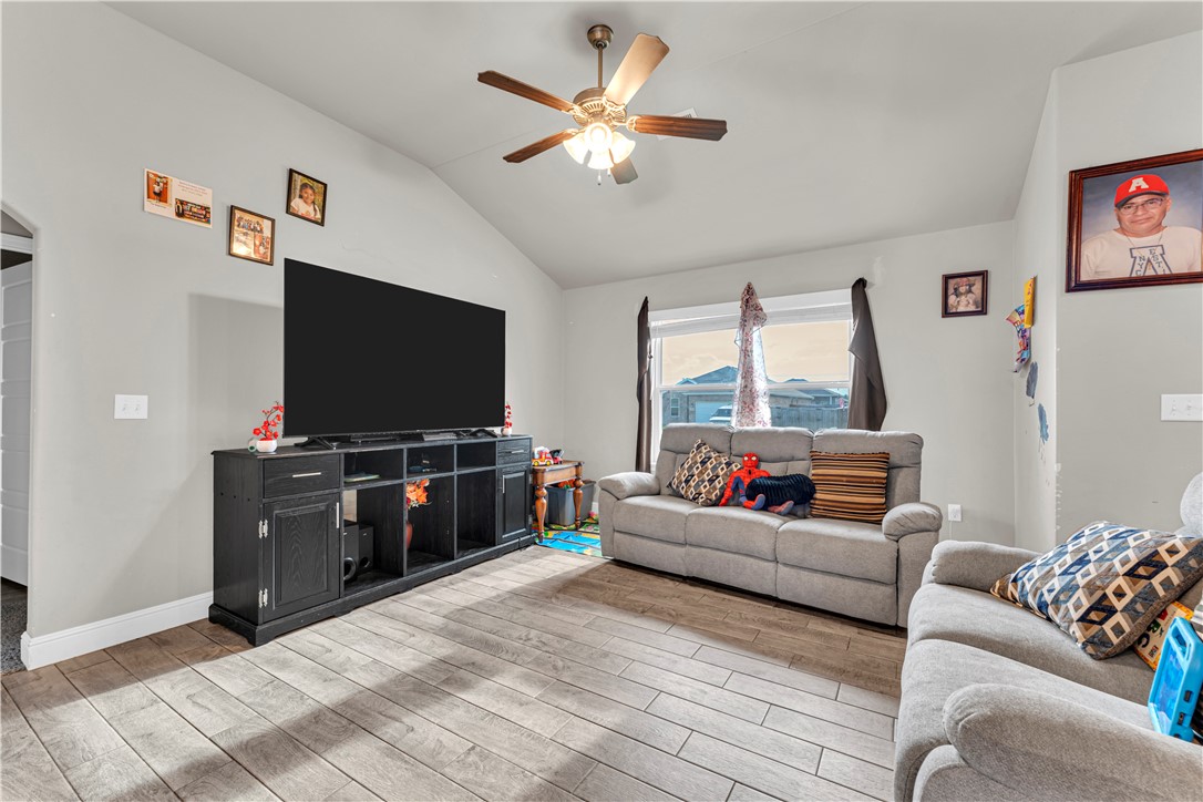 Grand Estates Ph 2 Gentry - Residential