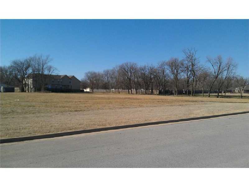 Perfect spot for your business on a busy 5 lane highway, Wal-Mart is planning on building across the highway, close to Sonic, McDonalds, Bank, etc... Put your building here for high profile retail or office space,Vacant Lot