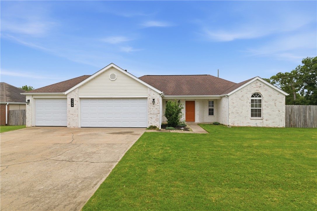 Photo 1 of 26 — 3300 SW Elm Manor Avenue, Bentonville, AR 72712