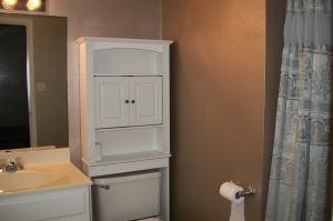 Cute 3 bedroom, 2 bath on lg lot, fenced backyard, so conveniently located in a great neighborhood.