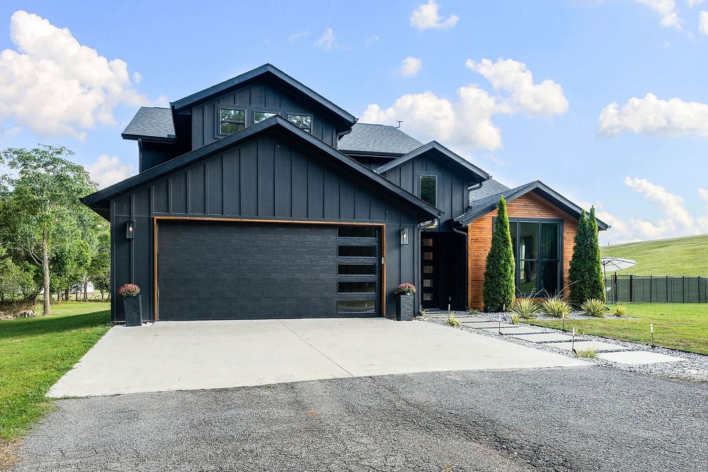 412 NW Cowan Avenue